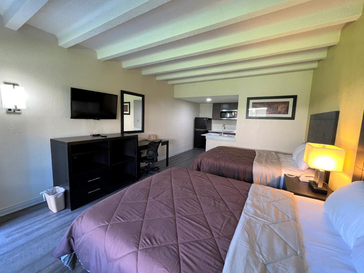 James River Inn & Suites ニューポートニューズ エクステリア 写真
