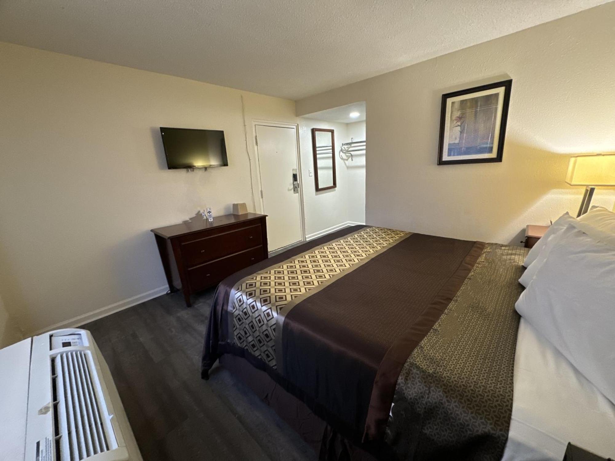 James River Inn & Suites ニューポートニューズ エクステリア 写真